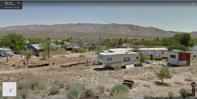 Что делать, что делать... Составлять инвестиционный проект и вваливать бабло. Только надо понимать во что, конечно.

Кстати, если кто думает, что в медвежьих углах развитых стран этого мира народ живет как-то по-другому, пусть посмотрит картинки с Google Map'a. 
Вот вам, например, пара фоток из США и Канады, взятых мною только что, прямо сходу и наугад: