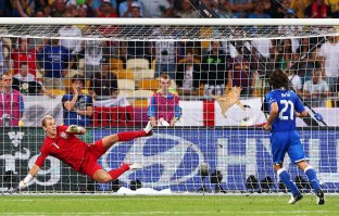 Что будет, если добавить в футбол немного котов?