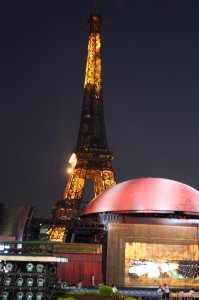 А это вид на Эйфелеву из Шенчженя