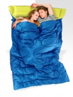 "Афигительный спальник!!! Дошло за неделю с доставкой до двери! Продавец общительный, всем советую" 



Этот справа и есть продавец? :)