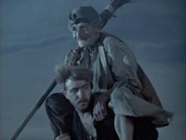 Актёр сыграл старуху очень убедительно.