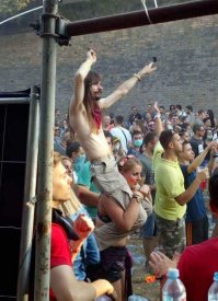 Да у нее бицуха больше моей... О_О