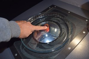 Хороший музейка, раз в пару лет посещаем.
Ребенка в восторге, да и мы тоже.
Только вот с конфеткой наипали :)