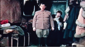 Этот кадр тоже классный. Бесподобно сыграл мужа.