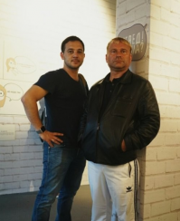 на фото не "свидетель", а парень который под него косплеит
здесь (на фишках) была статья в прошлом году и это фото с какойто интернет-тусовки.