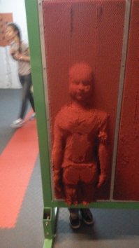 Отличный музей- была неделю назад с сыном 7 лет.Получили удовольствие - три часа прошли совсем не заметно( и это мы ещё не все пощупали).Искренне рекомендую