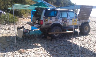 Сам ездил-то? 
Или "рассказывали"? 

Я с 2007 года на Great Wall Safe. 
Не скажу, что совсем не ломается. Ломается, как и любой другой автомобиль. 
Но, к примеру, корейская Нексия у меня, ломалась чаще. 
Про наш автопром и говорить нечего.