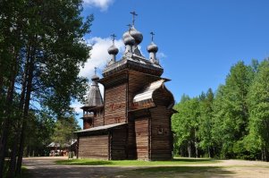 Малые Корелы.
Здесь снимали фильм "Россия молодая"