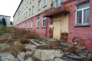 Саратовское ВВИУХЗ, нет его больше, руины стоят путях РПЦ территорию подарил, а там между прочим в своё время разрабатывали аэрозоли для термобарических зарядов, элита химвойск, наука, с моего взвода в науку ушли больше половины по выпуску.