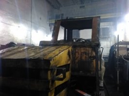 А у нас по шахте такие еще бегают. Кабины сами переваривают.