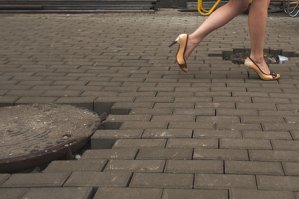 да недовольны! нам эта плитка никаким боком не уперлась, к тому же такого качества...