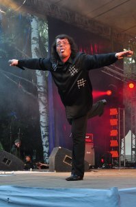 Обнаружил кадр, уже разбирая снимки с мероприятия. Позже фото было презентовано Игорю Корнелюку:)