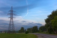 Я иногда вспоминают, как на за городом на ЛЭП залезал, одной рукой держался, другой фотографировал на зенит и еще умудрялся плёнку прокручивать.
Вот на такую, по палочкам. Дебил блин))