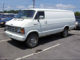 Был бы он белого цвета, то за $16000, можно было бы купить, а так?! Цвет какой-то непонятный?! Один раз мне повезло поездить на такой "машинке", и в городе, и на горной дороге, (то фото, где белая машина), это же танк реальный!  Но-о!!! Это не семейная машина. Для работы самое то!