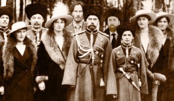 Фото: Николас Кейдж в казахском костюме стал интернет-мемом