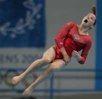 Кстати, на одной фото гимнастка, а не прыгунья в воду. :)