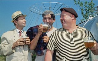 Кстати, на ГОСТовском рисунке кружка другая. Диаметр больше высоты. До 1975 она была самая популярная.