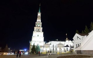 В Казани есть своя падающая башня)) Сююмбике)) с красивой легендой