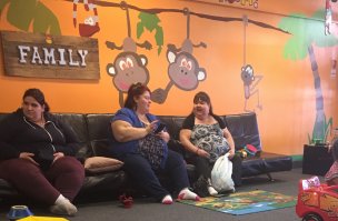 Все фигня, кроме толстых. К сожалению, в России столовые редки становятся, а фаст фуд набирает обороты. Фотка на детской площадке в Канаде.