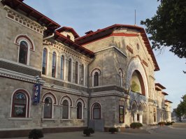 Маловато инфы . Так как он мой земляк то могу сказать что в Кишинёве есть музей в его Родительском доме . По его проекту после войны восстановлено более 57 городов СССР (включая Кишинёв) .
Множество зданий по его проекту сохранено .Включая вокзал ( на фото) . Также по его проекту построено здание для Родителей жены , до сих пор есть .
И т.д.