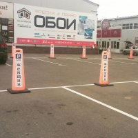 Вот это, мне  кажется, вовсе не дискриминация, а способ обезопасить мужиков от мартышек за рулём)))) От таких, про которую тут на днях пост был, вкатившуюся в припаркованный авто на ПУСТОЙ парковке)))