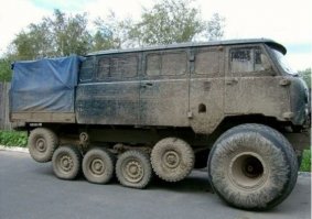 Чем круче джип, тем дальше идти за трактором