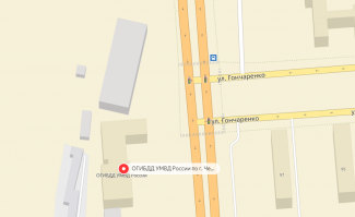 как по мне, так они ехали в левом ряду, перед датсун остановилась машина для разворота, она повернула и датсун поехал к перекрестку для поворота налево на нем(20 метров где-то), начав поворачивать но не правильно оценил скорость (не увидел) несущейся тойоты по правому ряду, причем поворачивал он по пологой дуге, так что скорее всего что не оценил скорость ее, думал проскочит, скорость тойоты мне кажется больше 60 была...посмотреть бы видео с камер ГИБДД( здание справа по дороге как я предполагаю).