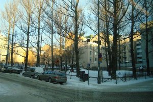"Просто при работе тут руководствуются здравым смыслом и ценят жизнь человека в первую очередь. Вопросы уборки снега решаются, как правило, очень просто."

Ню-ню