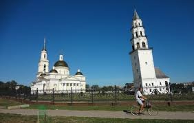 я вам больше скажу.из-за неправильных дорожных работ и преследований молодых дарований,вскрывающих преступления режима, а так же при прямом попустительстве государственных чиновником, в Невьяновске падает башня, памятник старины.