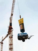 Кхм, а кто мешал поднять эту фигню без участия этого мегаклея?