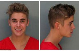 у меня один вопрос:-как это "тело" попало в компанию, столь уважаемых, людей???!!!