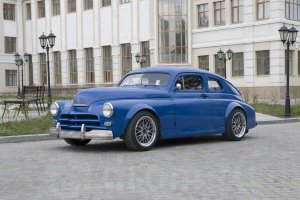 почти все УГ, которое постоянно едет рядом.
сегодня ехал рядом с победой, вот это красота.
такой же, только зеленой