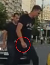 Слабенький водитель Смарта начал драку и отключился