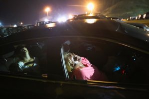 Загнивающий запад...
А эти видать помощи так и не дождались..