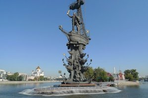 Жуткие скульптуры со всего света