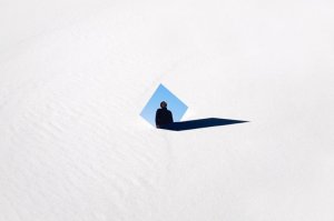 1. реально залип. красота!
2. как она туда попала?
3. нихера не понял, что это?