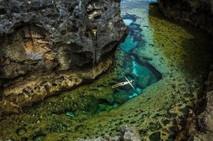 1. реально залип. красота!
2. как она туда попала?
3. нихера не понял, что это?