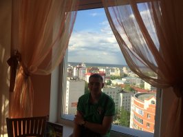 Моя этническая родина. Жаль только, что фотографии выставили не самые удачные. Город предстаёт какой-то деревней с застывшей в ней жизнью. Если бы не был сейчас на работе, выложил бы больше своих фоток. И да, город, хоть и не стремительно, но растёт и развивается.