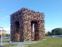 Пермь. Уже были попытки спалить это уродство. Но не горит.