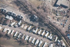 Сопсна, спрос рождает предложение.
Трейлерный парк в Канаде. Правозащитники, ау!