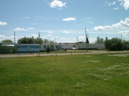 Сопсна, спрос рождает предложение.
Трейлерный парк в Канаде. Правозащитники, ау!