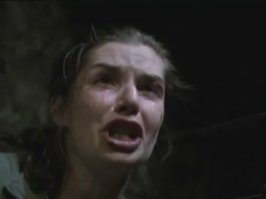 К тому же она ненавидит своего начальника, который пытается её чему-то научить хорошему и полезному. Скрестить молча ручки и стоит как агнец на заклание - очень точное описание реакции неприязни от профессионала, разбирающегося в людях.
Она приучена не просто кого-то ненавидеть, она приучена ненавидеть любое здравомыслие.
В жизни таких баб один существенный изъян - она не способна уважать хотя бы одного мужчину. Не потому, что он мужчина как носитель мужественности и брутальности.
А потому, что мужчину как носителя логики, хоть какой-то даже малейшей логики. 
Обычно, в типичных случаях, этот порок прививается матерями в детстве, когда мать постоянно дрессирует ребёнка - какая ты у меня умная, умнее даже папы, самый лучший ребёнок во всём мире по сравнению с остальными.
 Могу добавить, что эта баба на войне обязательно будет сдаваться в плен врагу и в плену будет торговать своим мохнатым половым органом.