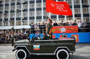 Были же командирские версии со съемной крышей газ-69 и уаз-452, хоть на парад, хоть на свадьбу. Зачем же так колхозить волгу. Но раз делали, кому то нужнее)