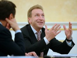 Ну да, ну да... Ресурсы страны благодаря Вове окончательно отчуждили от народа. А несколько лет назад вообще перевели в государственные секреты со всеми вытекающими... Вот только из-за высокого забора власти раздаётся громкое чавканье приближённых...