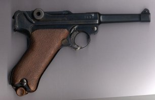 Чем то напоминает мой любимый Luger Parabellum.