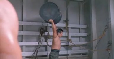 самое интересное обрезали, а ведь его явно бить собрались а вовсе не скручивать, ну сначала отметелить а потом уже скрутить.
А вообще к происходящему картинка на ум приходит