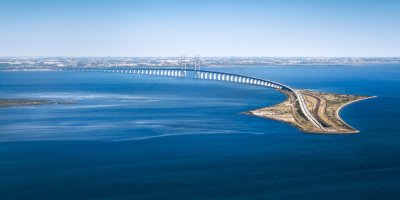 В Голландии построили водный мост, который ломает все законы физики