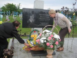 Тоже любил её сильно! Тоже ждал. "В гостях у сказки" любимая передача.
Сейчас найду фото её в стрости. Последнее фото, на мой взгляд, прост ужасное, но не от старости, а то того, что жила с сестрой в ОДИНОЧЕСТВЕ!!! (((((( Блин, ну не должно так быть то. Неужели не заработала?