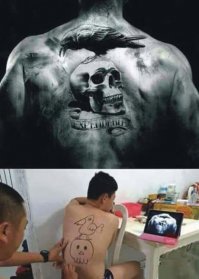 - Выколи мне на спине танк... А что так быстро?
- Да чего сложного-то, всего четыре буквы!
------------ 
Ещё один "крутой мастер" тату.)))