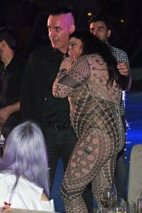 "Тиль, похоже, не отказал никому." Да, этим и воспользовалась Лолита Милявская 

Прости, Тиль. Не успели. Не спасли. )))))